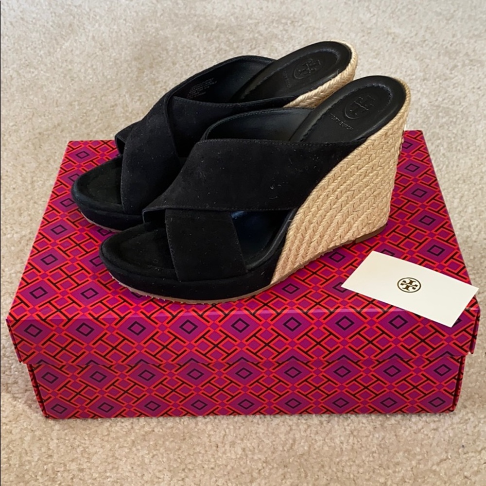 BRAND NEW Tory Burch ‘Bailey’ Suede Wedge
